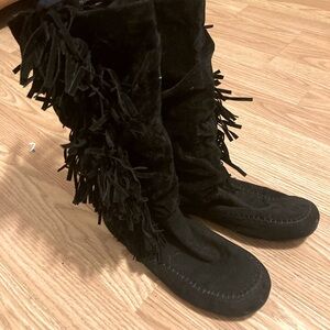 Friends-14 Size 6.5 knee high moccasins
